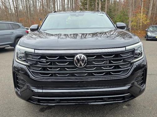 2026 Volkswagen Atlas Cross Sport 2.0T SEL R-Line Black