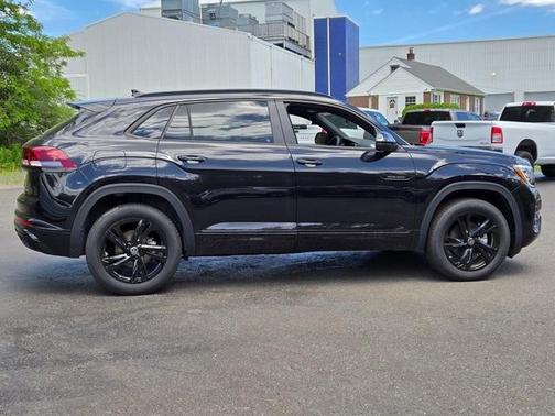 2025 Volkswagen Atlas Cross Sport 2.0T SEL R-Line Black