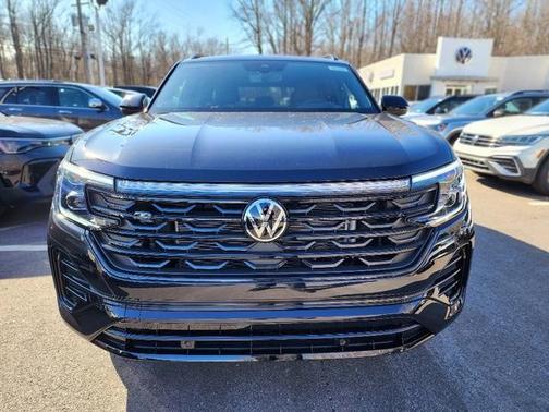 2025 Volkswagen Atlas Cross Sport 2.0T SEL R-Line Black