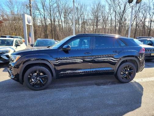 2025 Volkswagen Atlas Cross Sport 2.0T SEL R-Line Black
