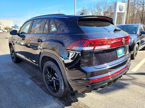 2025 Volkswagen Atlas Cross Sport 2.0T SEL R-Line Black