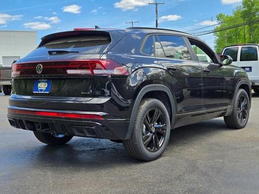 2025 Volkswagen Atlas Cross Sport 2.0T SEL R-Line Black
