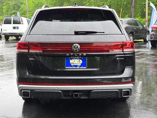 2024 Volkswagen Atlas 2.0T Peak Edition SEL