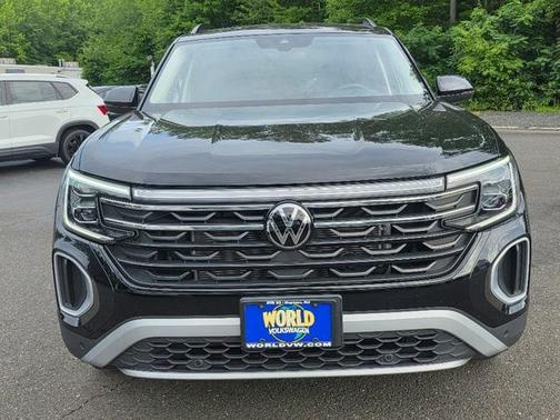 2024 Volkswagen Atlas 2.0T Peak Edition SEL
