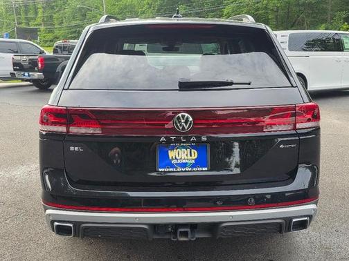 2024 Volkswagen Atlas 2.0T Peak Edition SEL