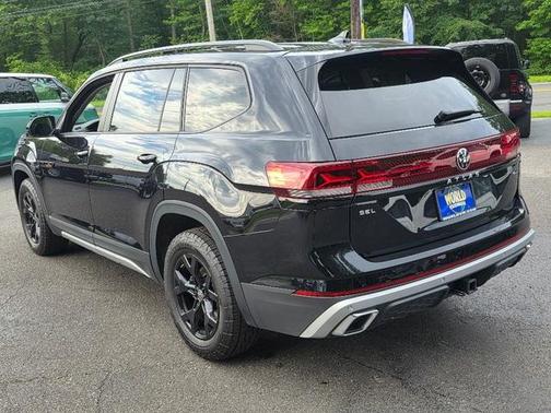 2024 Volkswagen Atlas 2.0T Peak Edition SEL