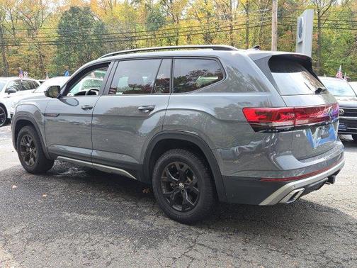 Pure Gray 2025 Volkswagen Atlas 2.0T Peak Edition