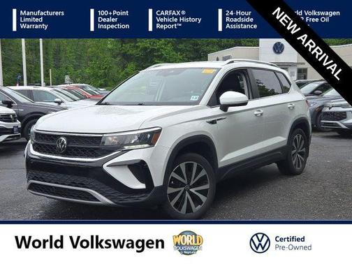 Pure White 2023 Volkswagen Taos 1.5T SE