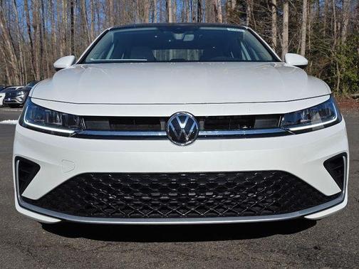 Opal White Pearl 2026 Volkswagen Jetta 1.5T SE