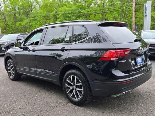 Deep Black Pearl Effect 2021 Volkswagen Tiguan 2.0T S