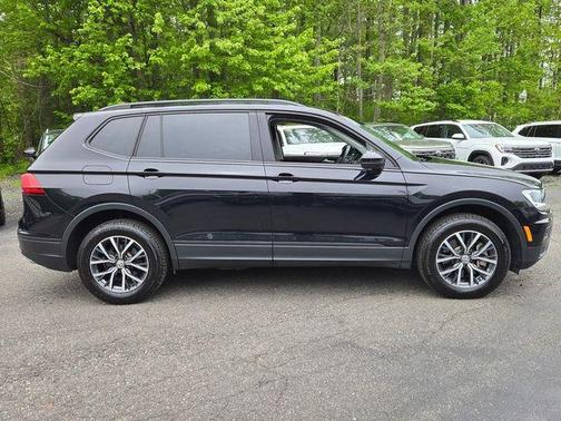 Deep Black Pearl Effect 2021 Volkswagen Tiguan 2.0T S