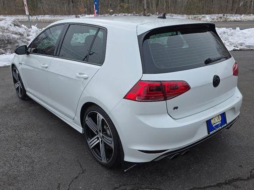 2016 Volkswagen Golf R 4-Door