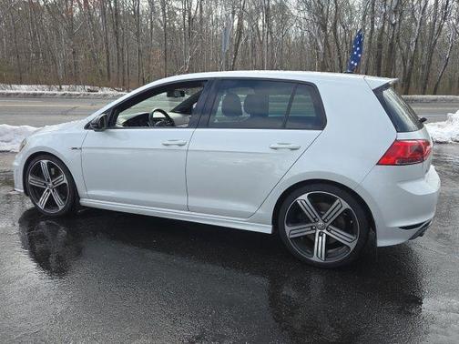 2016 Volkswagen Golf R 4-Door