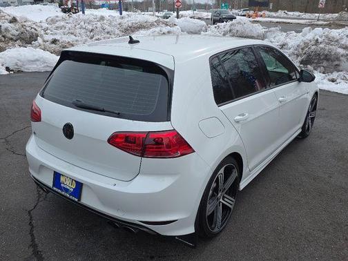 2016 Volkswagen Golf R 4-Door
