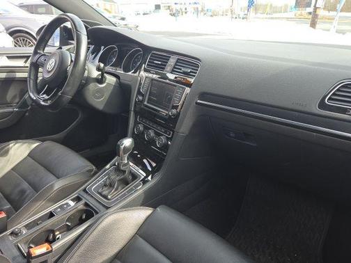 2016 Volkswagen Golf R 4-Door