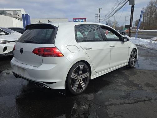 2016 Volkswagen Golf R 4-Door
