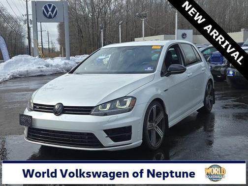 2016 Volkswagen Golf R 4-Door