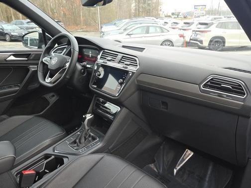 2024 Volkswagen Tiguan 2.0T SE R-Line Black