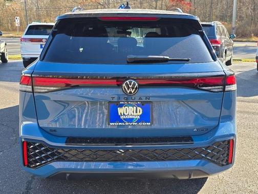 2026 Volkswagen Tiguan 2.0T SE R-Line Black