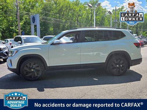 Pure White 2024 Volkswagen Atlas 2.0T SE w/Technology