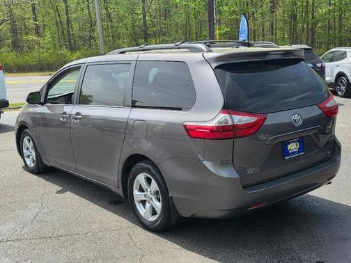 2015 Toyota Sienna LE