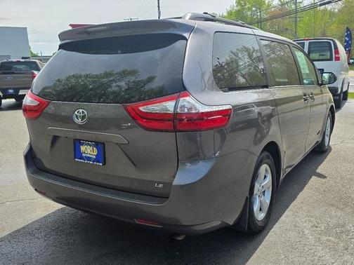2015 Toyota Sienna LE