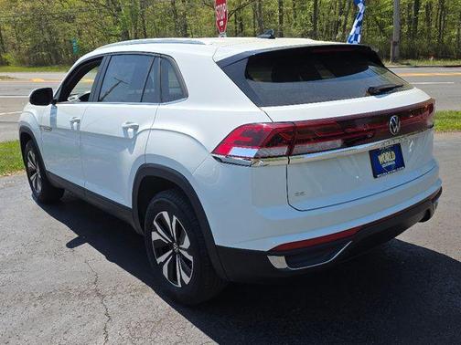 Pure White 2024 Volkswagen Atlas Cross Sport 2.0T SE
