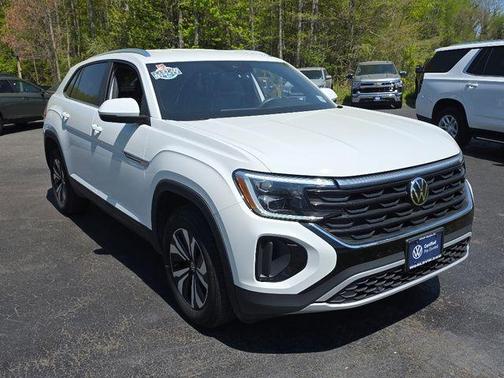Pure White 2024 Volkswagen Atlas Cross Sport 2.0T SE