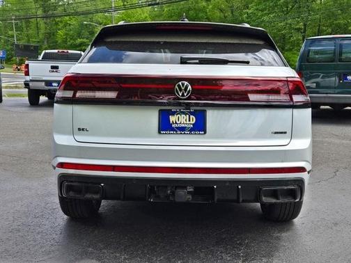 2025 Volkswagen Atlas Cross Sport 2.0T SEL R-Line Black