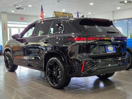 2025 Volkswagen Tiguan 2.0T SE R-Line Black