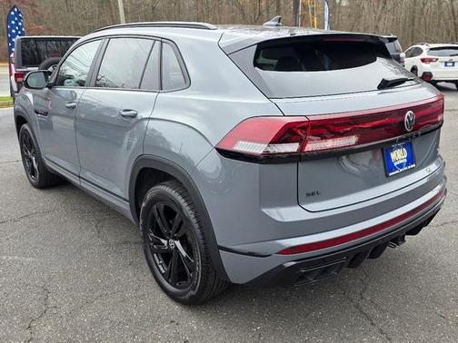 2025 Volkswagen Atlas Cross Sport 2.0T SEL R-Line Black