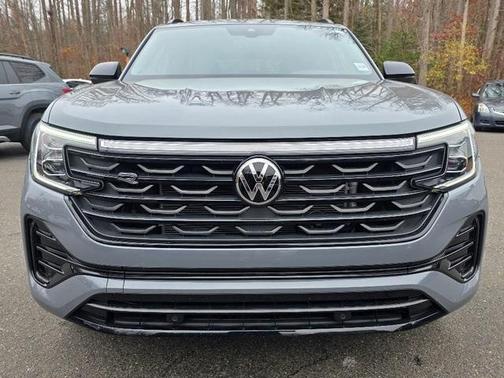 2025 Volkswagen Atlas Cross Sport 2.0T SEL R-Line Black