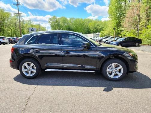 2022 Audi Q5 40 Premium