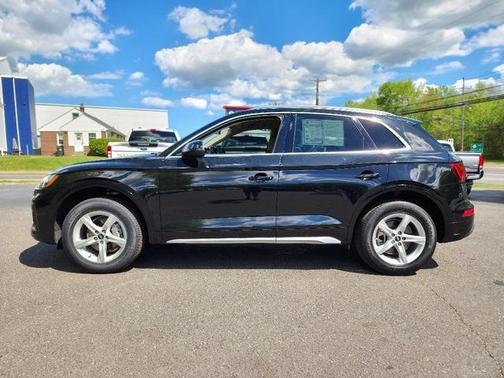 2022 Audi Q5 40 Premium