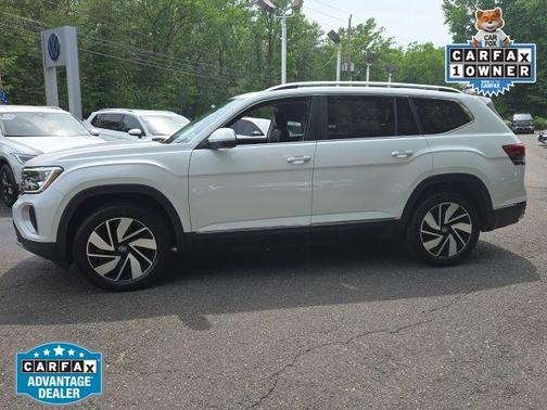 Opal White Pearl Effect 2024 Volkswagen Atlas 2.0T SEL