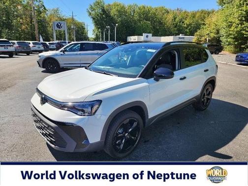 2025 Volkswagen Taos 1.5T SE Black