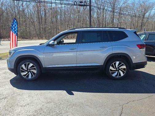 2025 Volkswagen Atlas 2.0T SE