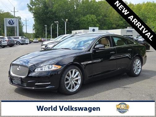 2013 Jaguar XJ Base