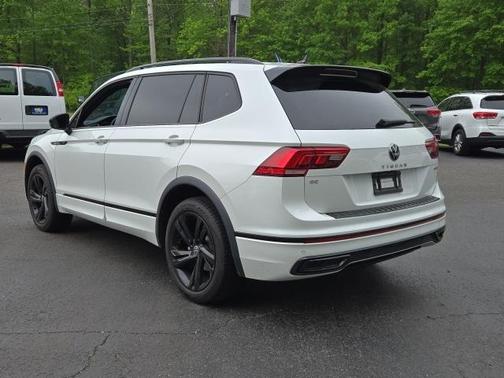 2024 Volkswagen Tiguan 2.0T SE R-Line Black