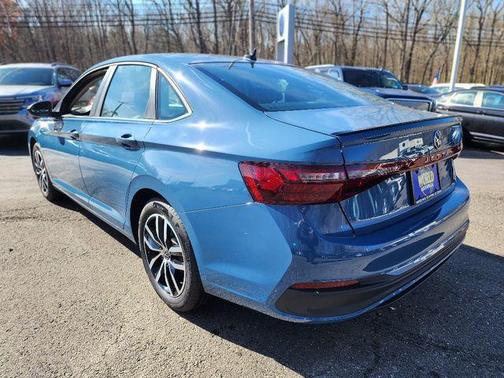 Monterey Blue Pearl 2026 Volkswagen Jetta 1.5T SE