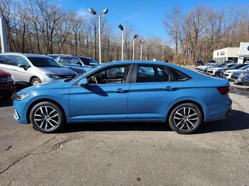 Monterey Blue Pearl 2026 Volkswagen Jetta 1.5T SE