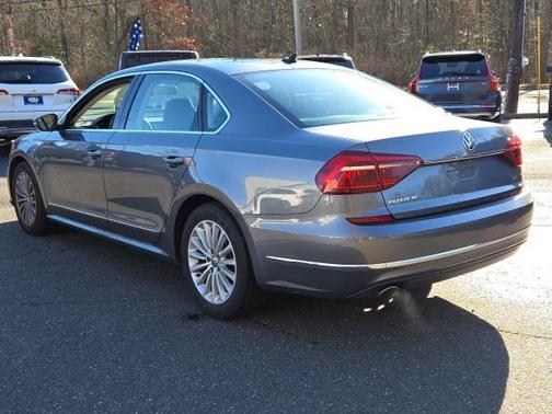 2017 Volkswagen Passat 1.8T SE