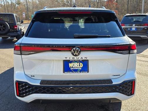 2026 Volkswagen Tiguan 2.0T SE R-Line Black