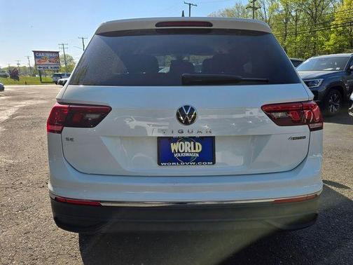 Pure White 2022 Volkswagen Tiguan 2.0T SE