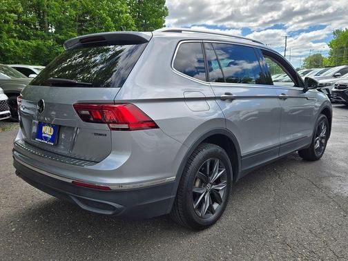 Pyrite Silver Metallic 2023 Volkswagen Tiguan 2.0T SE
