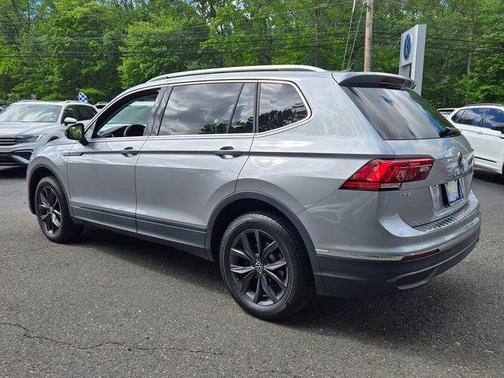 Pyrite Silver Metallic 2023 Volkswagen Tiguan 2.0T SE