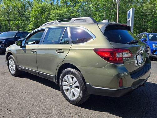 Wilderness Green Metallic 2017 Subaru Outback 2.5i Premium