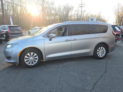 2018 Chrysler Pacifica Touring-L
