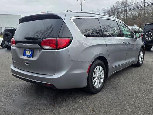 2018 Chrysler Pacifica Touring-L