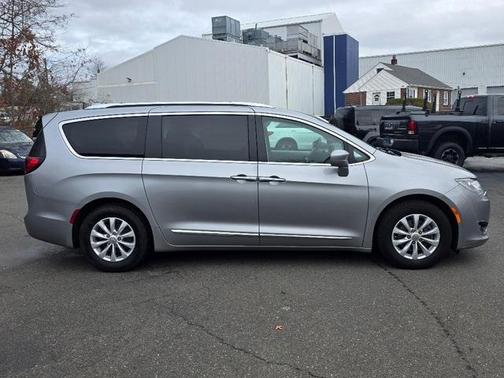 2018 Chrysler Pacifica Touring-L